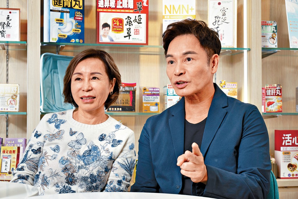 Gammy（左）分享當年與郭晉安（右）構思及創立草姬，過程遇到不少挑戰。