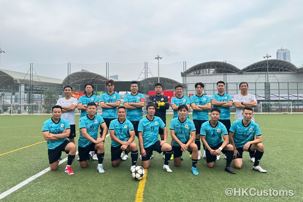 香港海關足球隊於昨日(10月31日)受邀到澳門參加足球友誼賽。香港海關fb圖片 香港海關足球隊於昨日(10月31日)受邀到澳門參加足球友誼賽。香港海關fb圖片