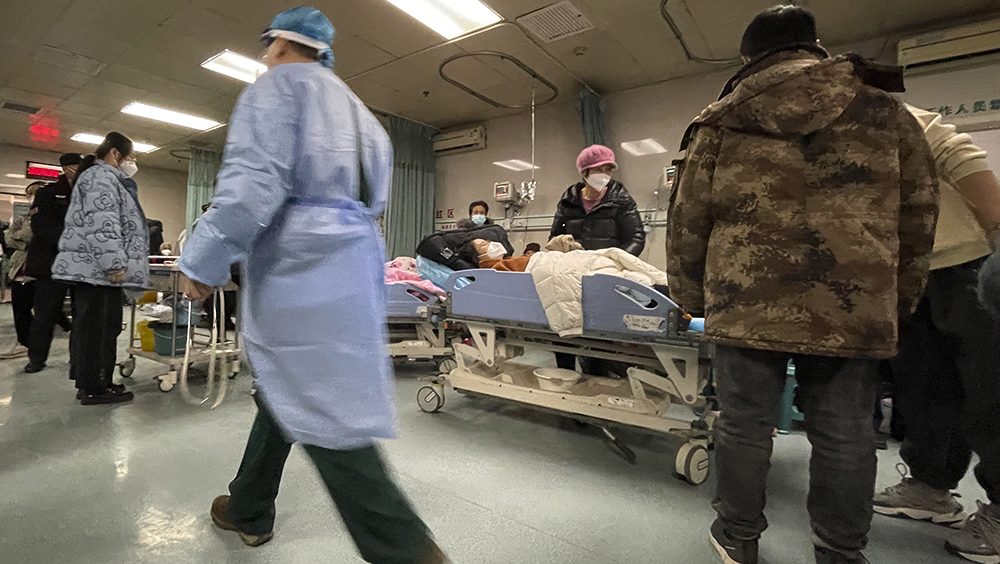 網傳內地20天2.48億人確診、預計目前已4億人感染。AP資料圖