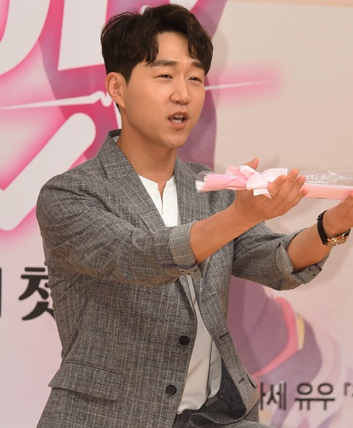 崔勝元康復後繼續演出工作。