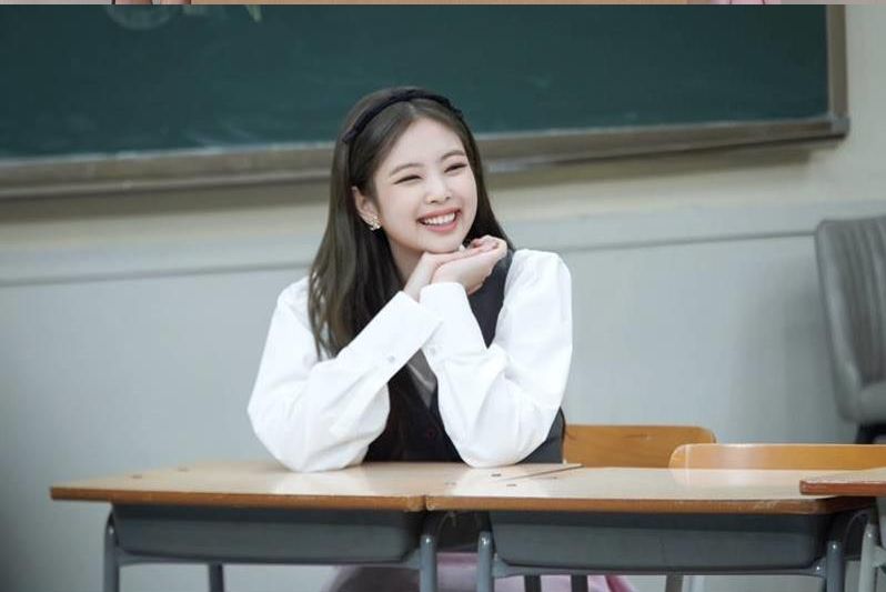 Jennie透露近期努力學法文。