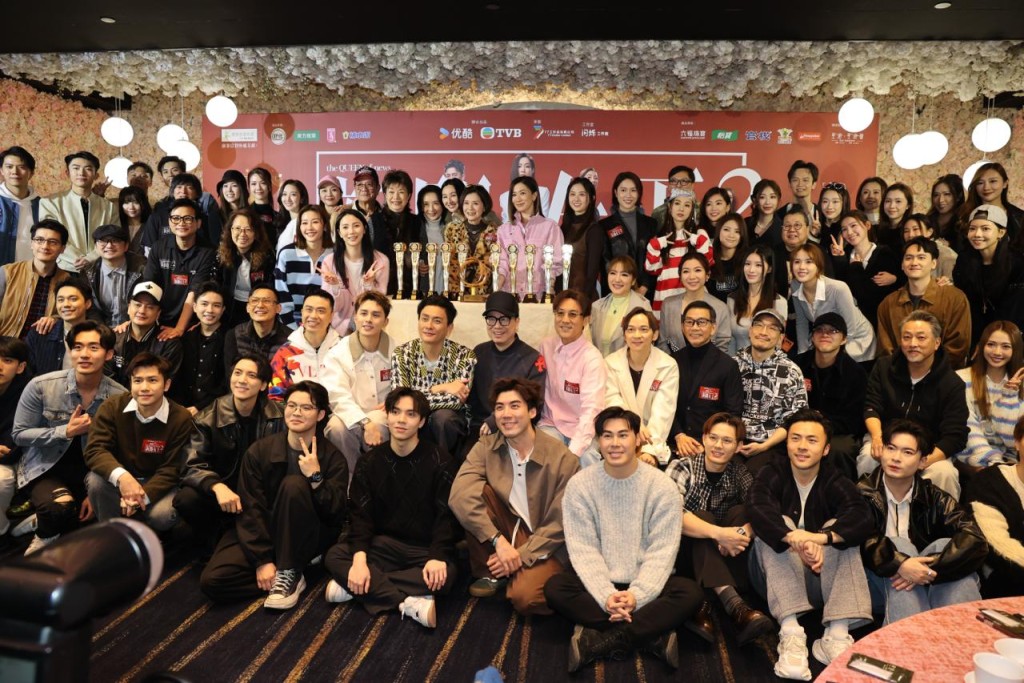 《新聞女王²》在《萬千星輝頒獎典禮2025》奪得10個大獎，成為大贏家。