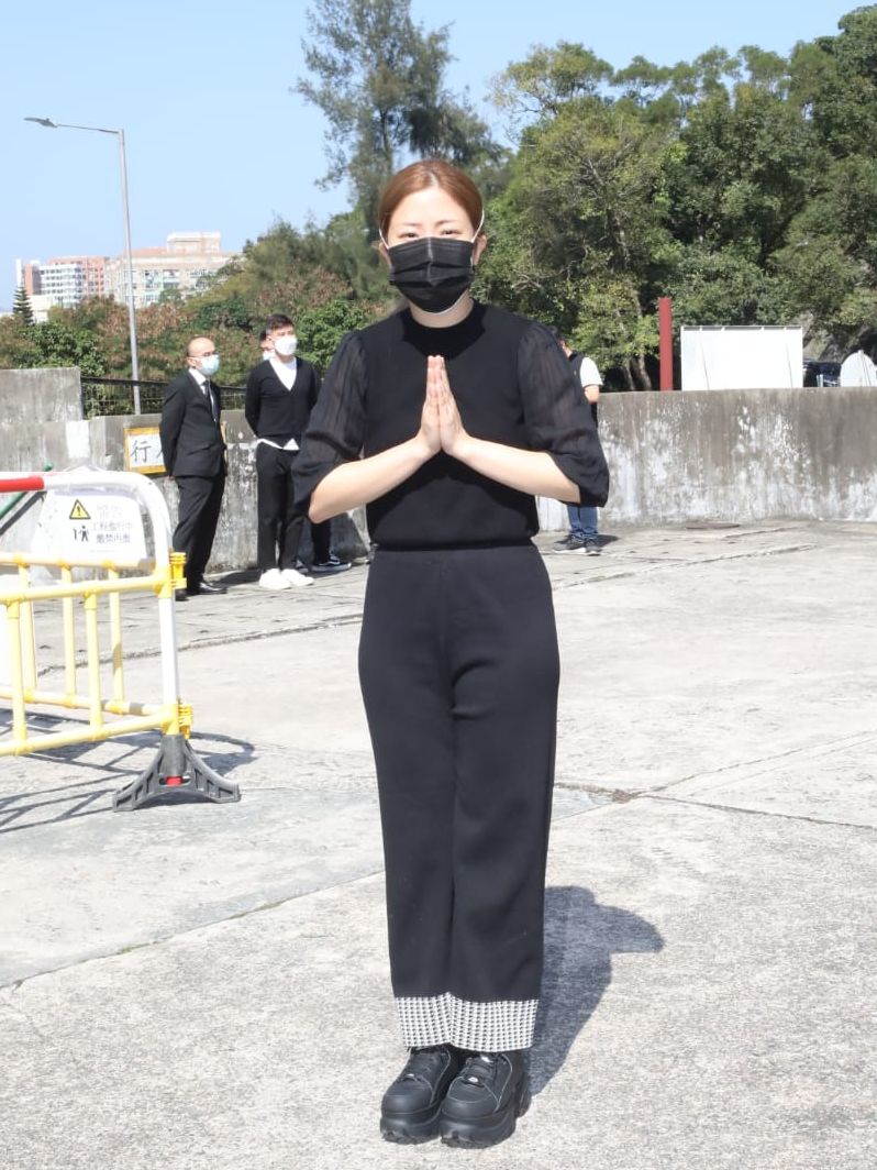 黎美言稱媽媽非常難過，作為姐姐要堅強起來照顧母親。