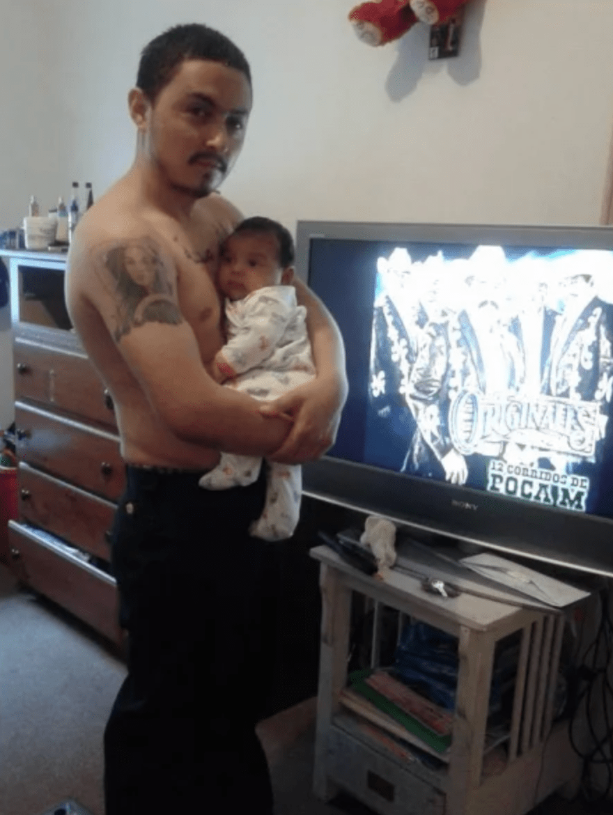 格拉馬霍槍殺分別為4歲及11歲的年幼兒子後,意圖飲彈自盡不遂。格拉馬霍fb 格拉馬霍槍殺分別為4歲及11歲的年幼兒子後,意圖飲彈自盡不遂。格拉馬霍fb