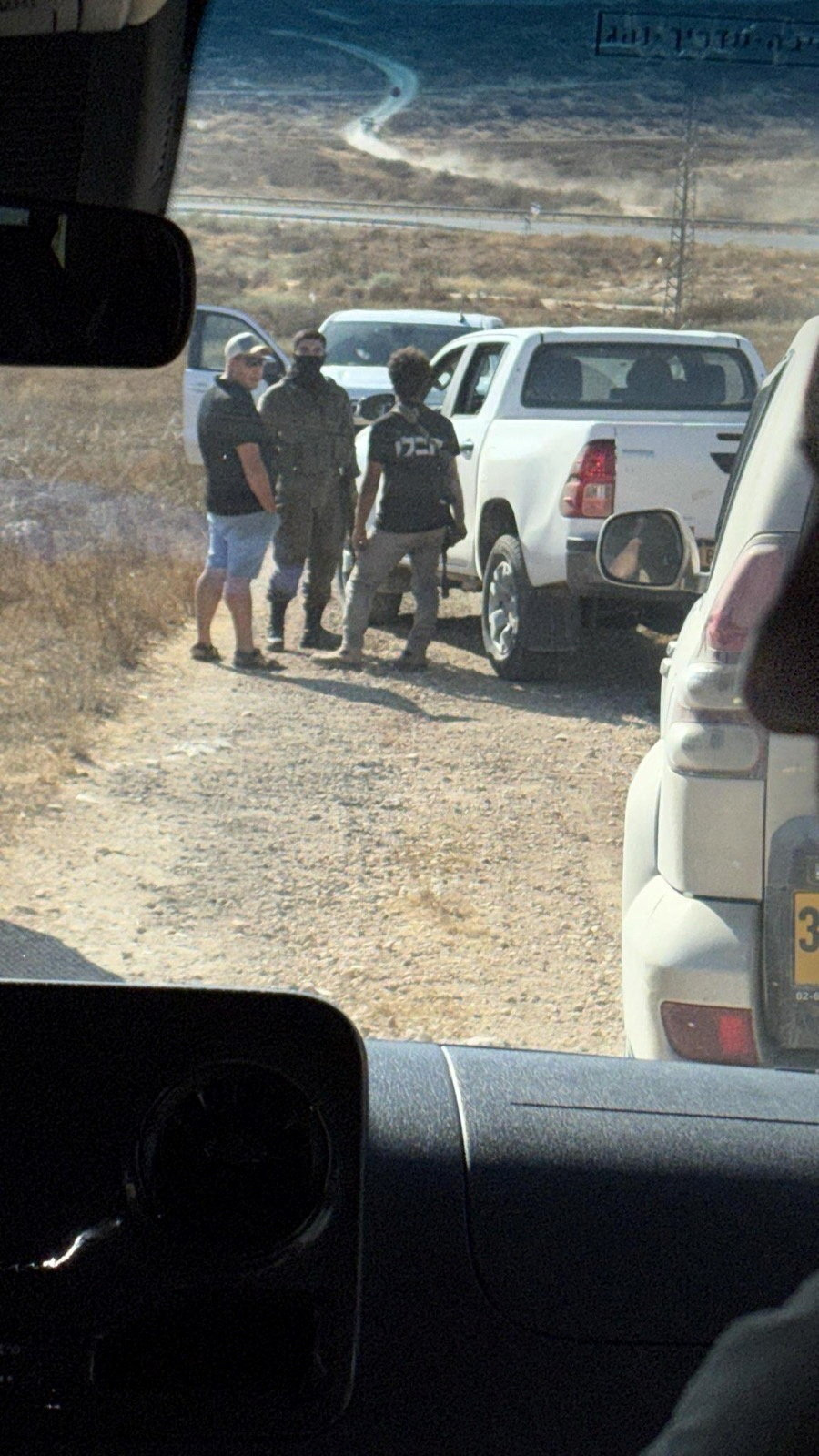 美國國會眾議員霍恩達亦曾在約旦河西岸圖穆斯艾亞附近被定居者拘留。路透社