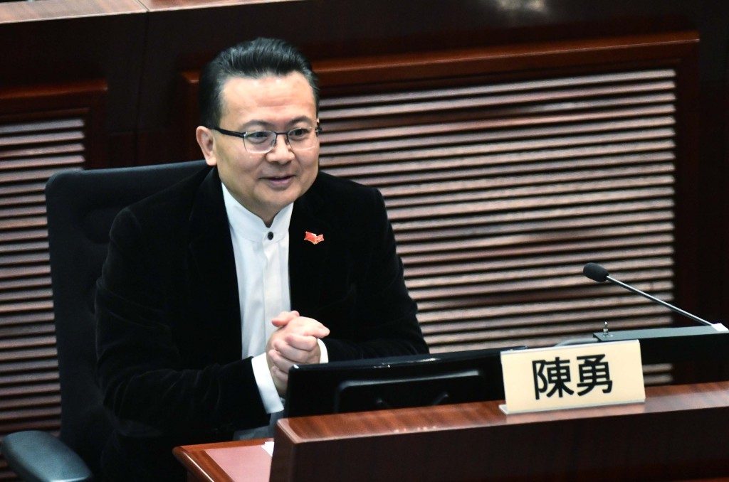 民建聯陳勇出任政制事務委員會主席。