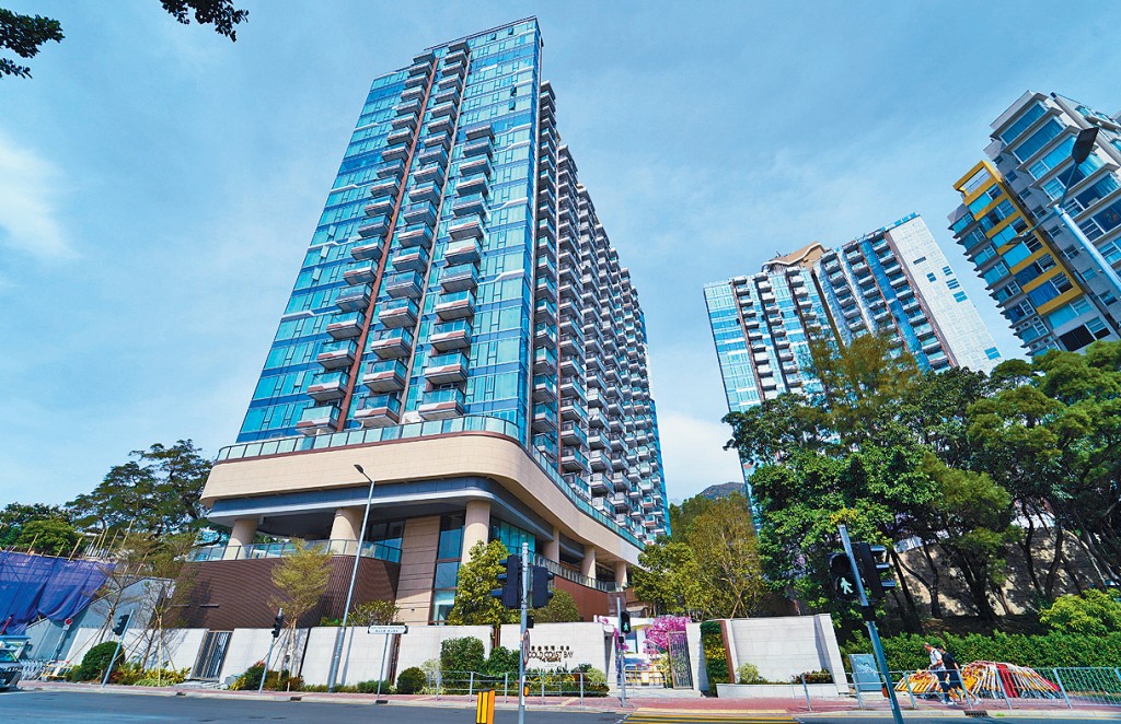 黃金海灣昨日連沽2伙，單日套現逾1900萬。