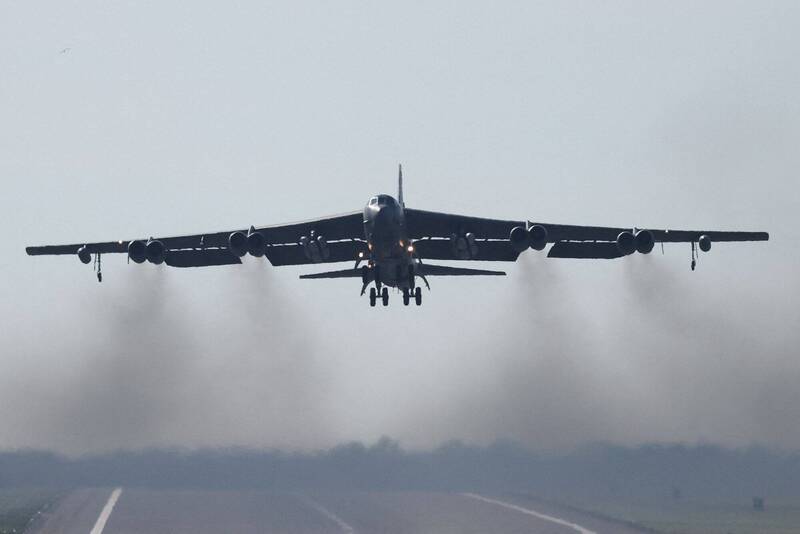 B-52由波音飛機公司設計製造,是一款遠程戰略轟炸機。路透社 B-52由波音飛機公司設計製造,是一款遠程戰略轟炸機。路透社