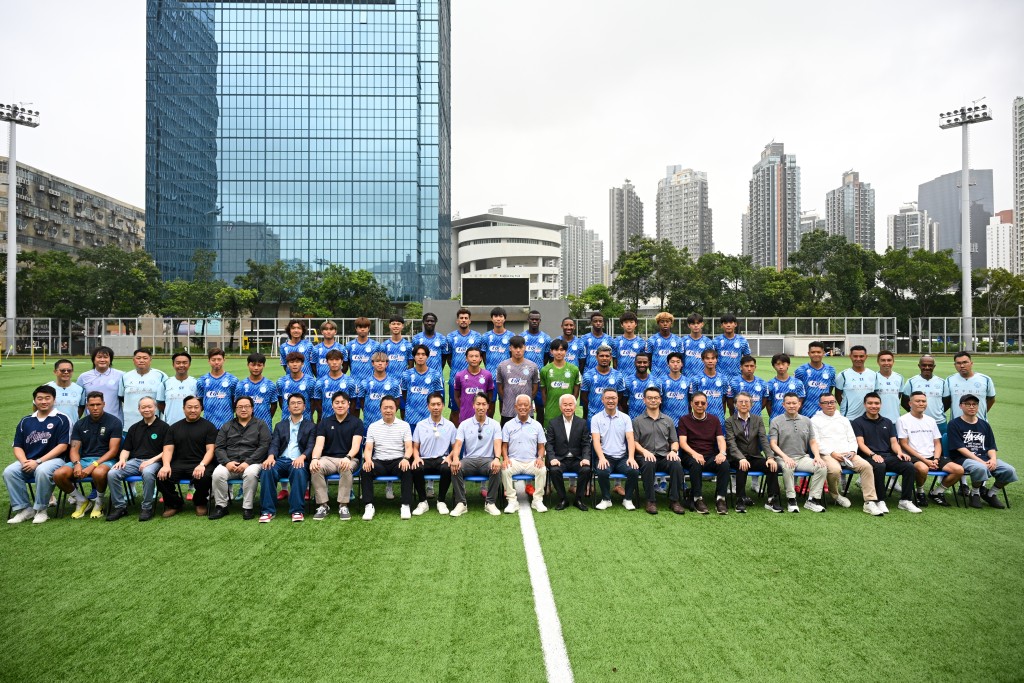 標準流浪周五在九龍灣公園11人足球場舉行季前拜神儀式暨發布會。攝影:魏國謙 標準流浪周五在九龍灣公園11人足球場舉行季前拜神儀式暨發布會。攝影:魏國謙