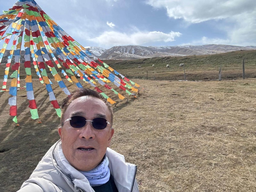 田北辰於青海湖二朗劍景區遊玩時出現嚴重高原反應。田北辰fb 田北辰於青海湖二朗劍景區遊玩時出現嚴重高原反應。田北辰fb
