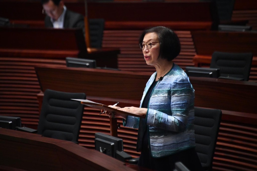陳肇始指引入外國活豬需考慮安全。