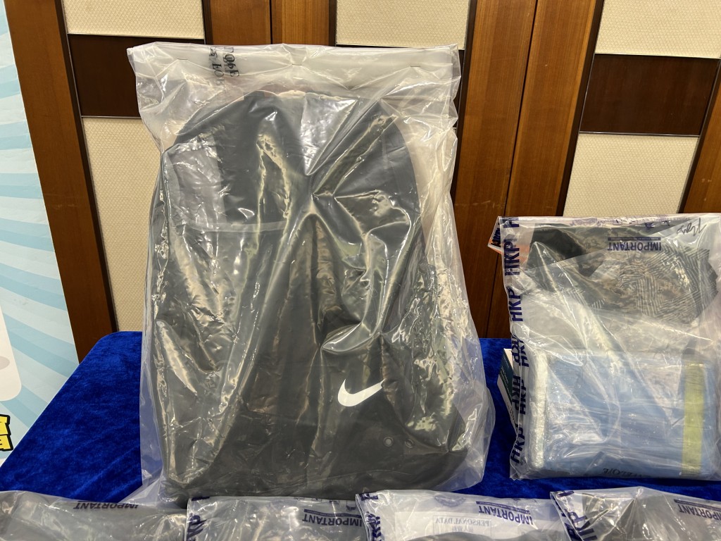 警方檢獲的可卡因及大麻毒品，市值約1200萬元。