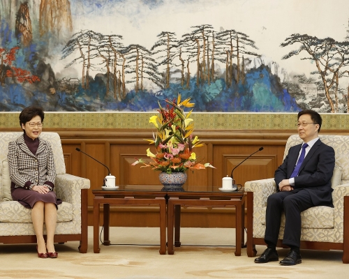 林鄭月娥(左)今日上午在北京獲國務院副總理韓正(右)接見。政府新聞處圖片