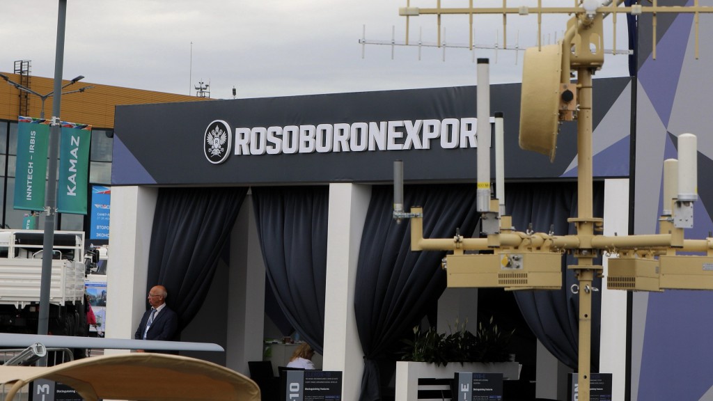 俄罗斯国防出口公司（Rosoboronexport） 在圣彼得堡一个展览会上展示无人机。 路透社
