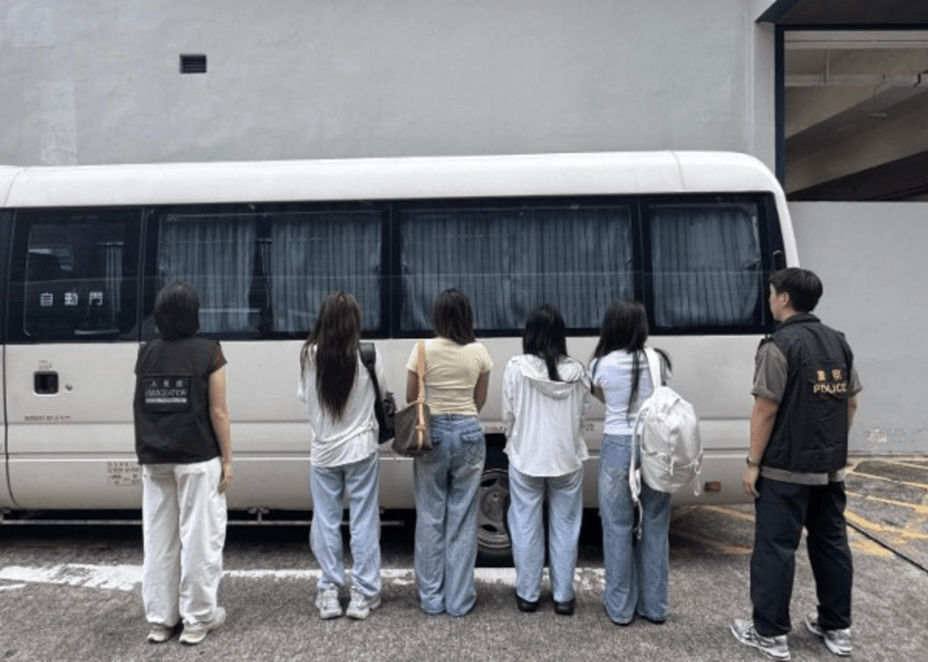 大埔上水掃黃 4劏房共拘10內地女。警方圖片 大埔上水掃黃 4劏房共拘10內地女。警方圖片