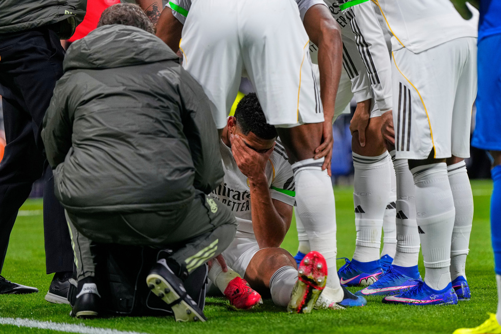 比寧咸狀甚痛楚。美聯社 比寧咸狀甚痛楚。美聯社