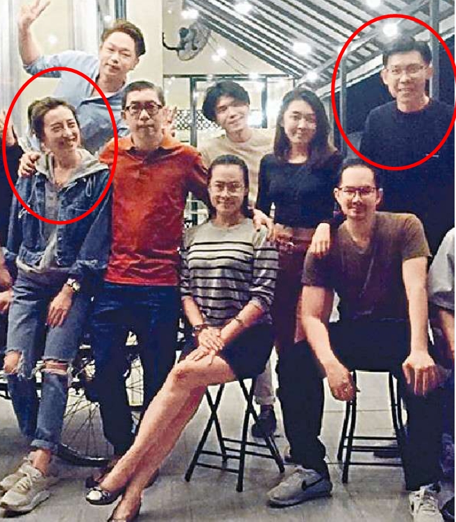 拒做闊太嘉欣(左前1)唔想為咗「富二代」男友Bryan(右後1)放棄辛苦經營13年嘅演藝事業,呢張相攝於嘉欣的大馬火鍋店開幕當日,男友Bryan亦有到場。