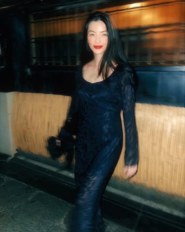 荒卷繪美曾客串美劇《聯邦調查局:國際刑警》第四季。 荒卷繪美曾客串美劇《聯邦調查局:國際刑警》第四季。
