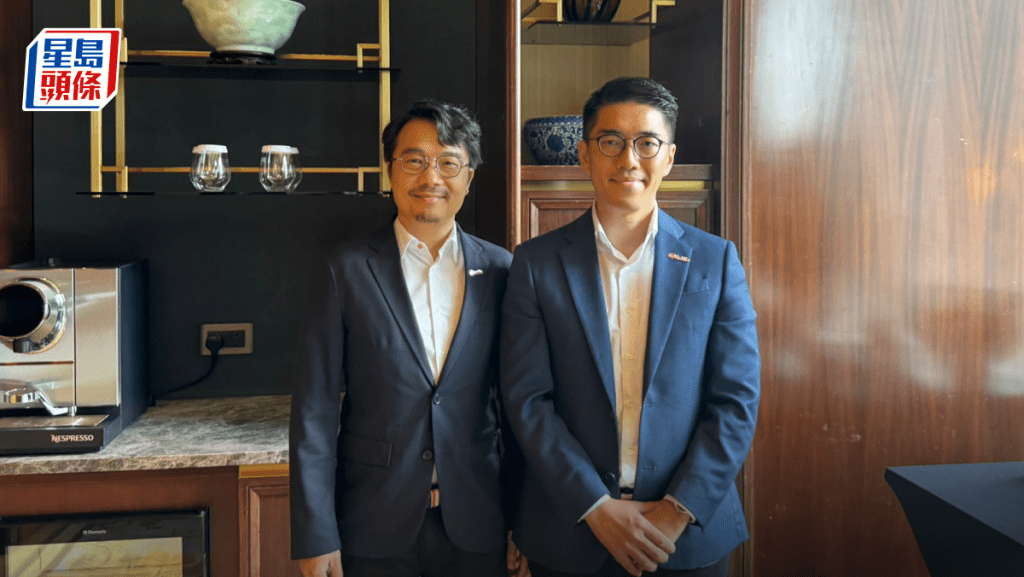 Twilio亚洲区业务总监陈宇程（右）指，目前本地企业在AI应用正采取具体措施增强消费者信任。