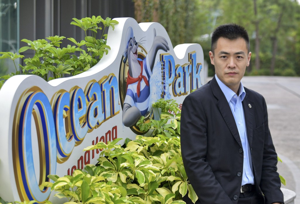 劉鳴煒2014年時任香港海洋公園董事局副主席。
