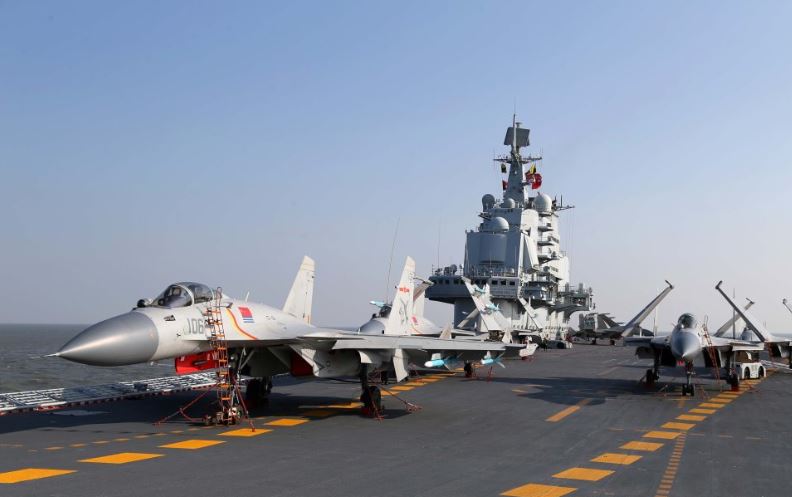 日本聲遼寧艦起飛的殲-15，在公海兩度以雷達照射日方戰機。人民網