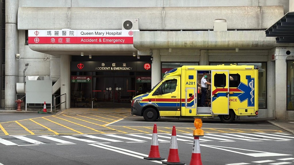 男子被送院搶救後不治。