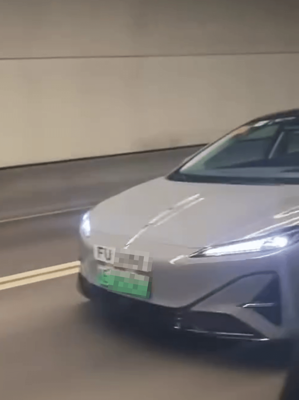 涉案私家車車牌前綴為FU。FB:車cam L(香港群組) 涉案私家車車牌前綴為FU。FB:車cam L(香港群組)