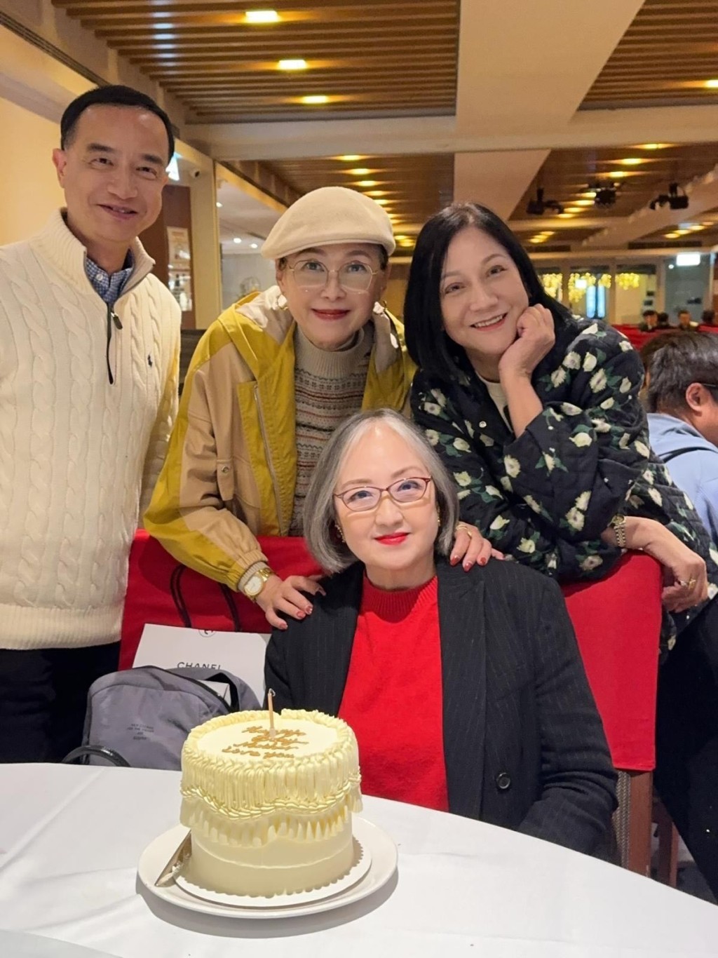 盧宛茵早前迎來73歲生日，圈中人緣甚廣的她，獲得一眾好友蘇恩磁、呂有慧、鍾志光等為她慶生。