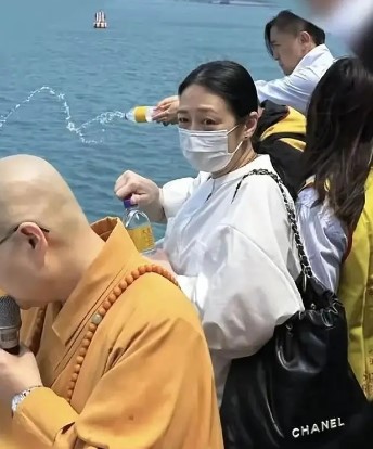 內地傳媒早前流出朱麗蒨的近照。 內地傳媒早前流出朱麗蒨的近照。