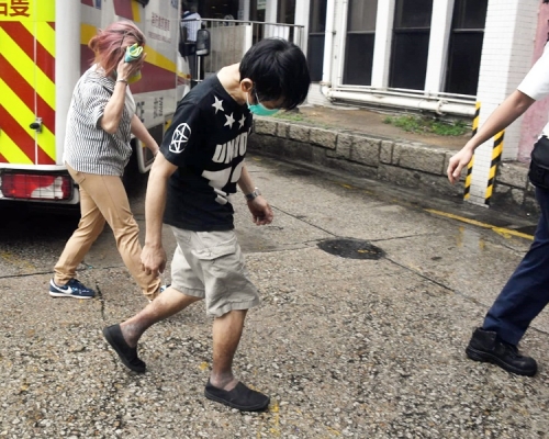 兩名事主分別背部和手受傷,清醒被送往廣華醫院治理。