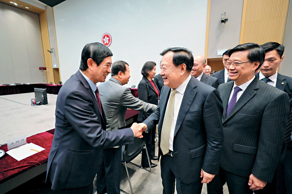 夏寶龍今日將南下深圳，與本港官員、工商界人士舉行座談會。
