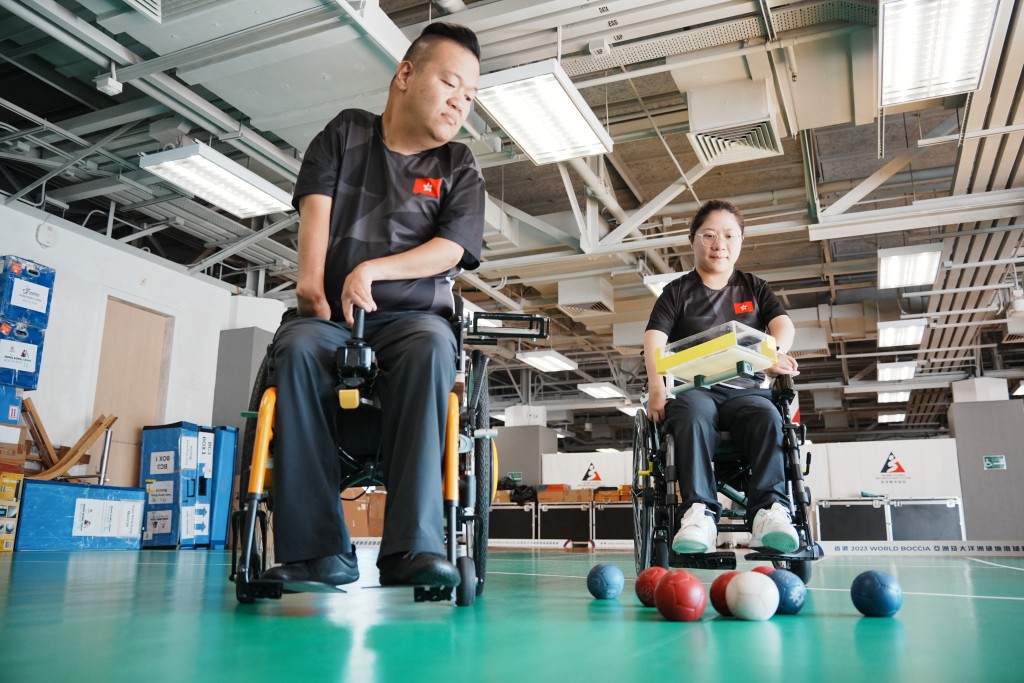 梁育榮及張沅主場出擊盼奪佳績。 梁育榮及張沅主場出擊盼奪佳績。