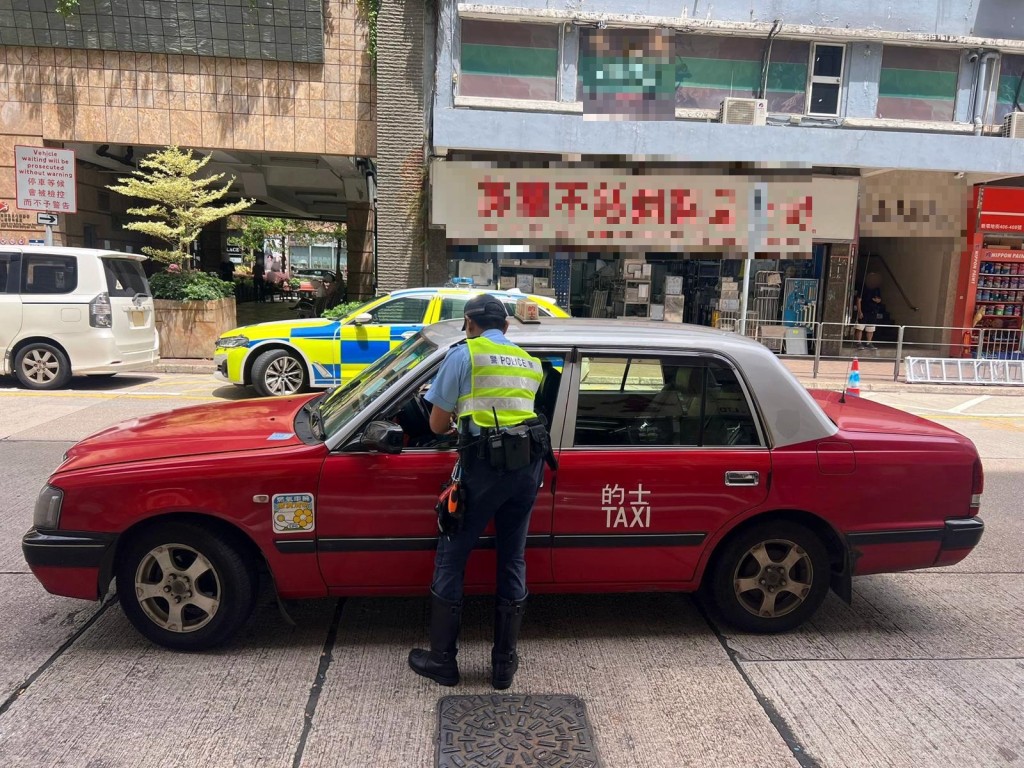 警方打擊西九龍的士違規。警方圖片 警方打擊西九龍的士違規。警方圖片