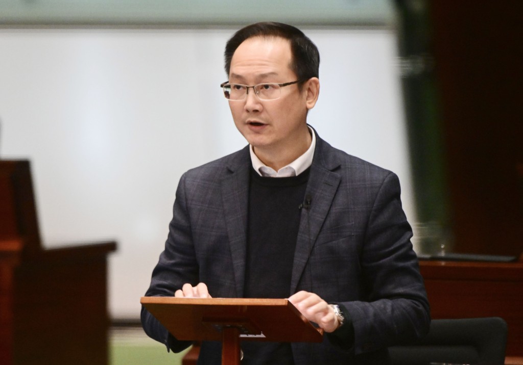 陳學鋒認為,政府短期內不應上調香港仔隧道收費,長遠而言更應檢視公路收費準則。 陳學鋒認為,政府短期內不應上調香港仔隧道收費,長遠而言更應檢視公路收費準則。