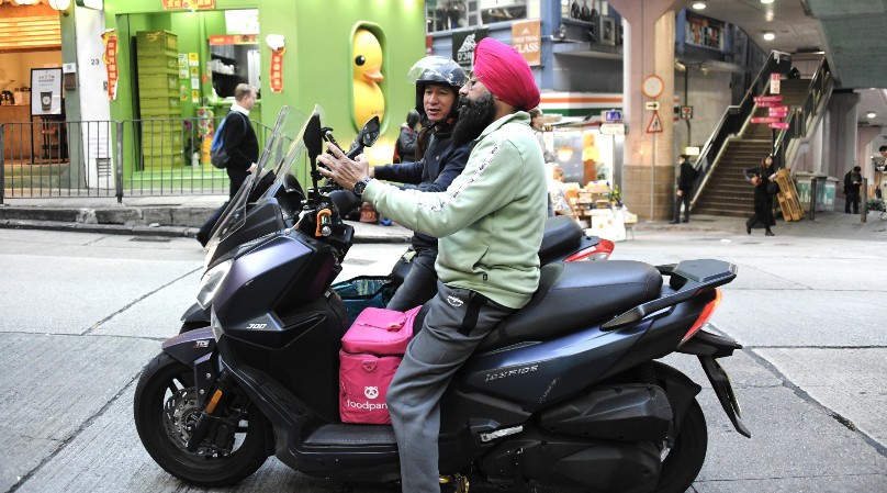 政府擬立法,如外賣員發生工傷意外,同時服務多個平台,各涉事平台須分攤賠償責任。資料圖片 政府擬立法,如外賣員發生工傷意外,同時服務多個平台,各涉事平台須分攤賠償責任。資料圖片