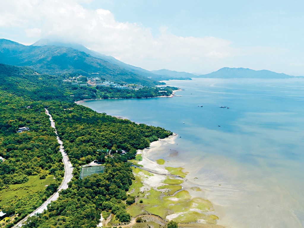 立法會發展事務委員會討論發展「南大嶼生態康樂走廊」。