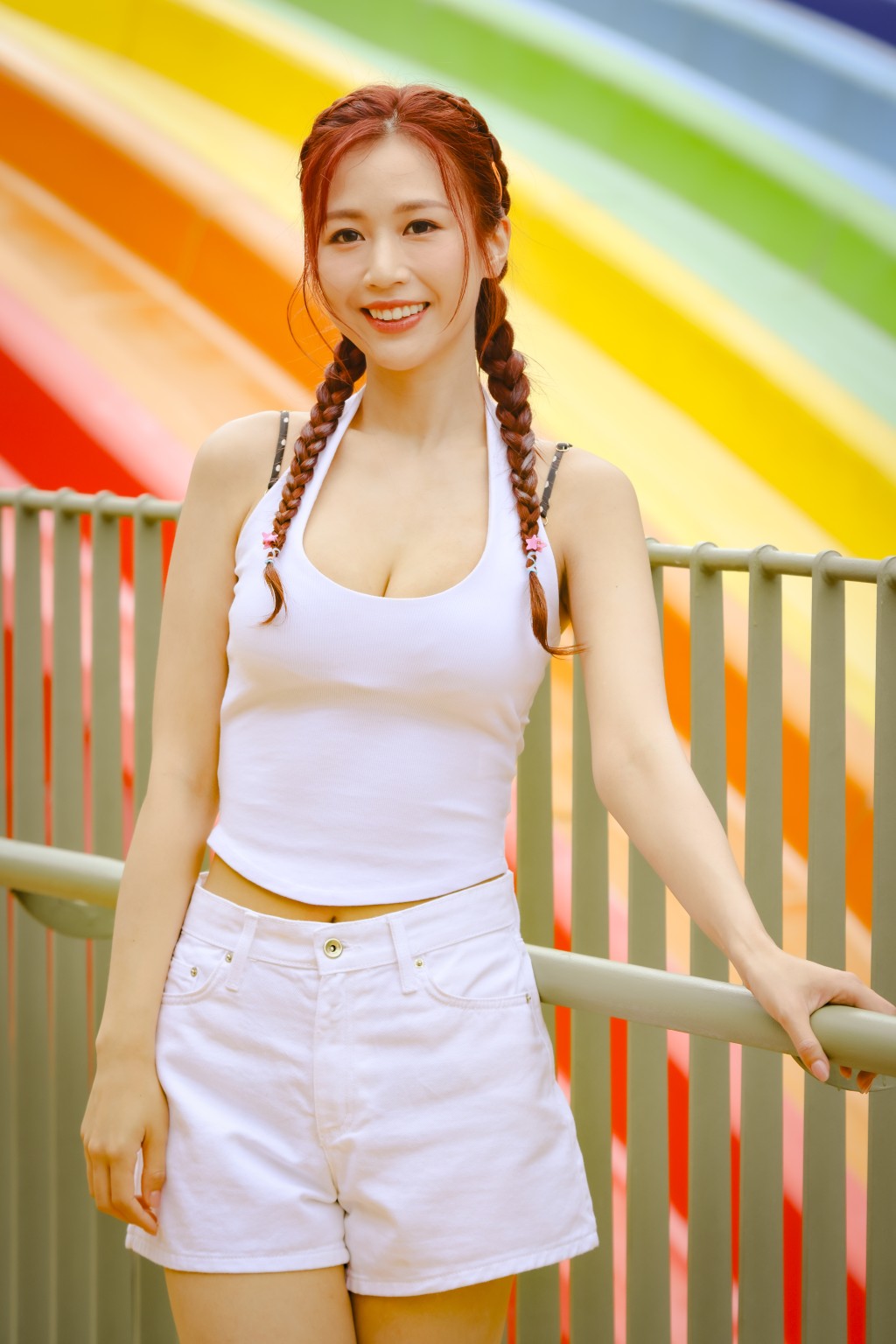 何沛珈（Roxanne）的泳裝造型。