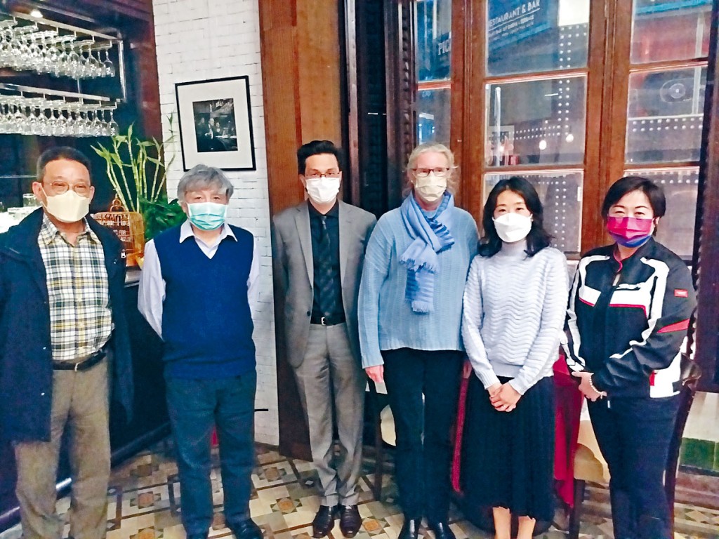 陳柏慧（右二）建議，政府應制定合適機制，為建構物及基建系統等找出適當的保育方案。
