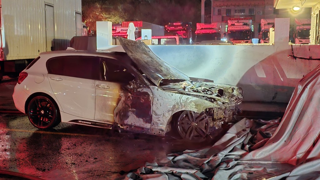 廈村一露天停車場發生火警。