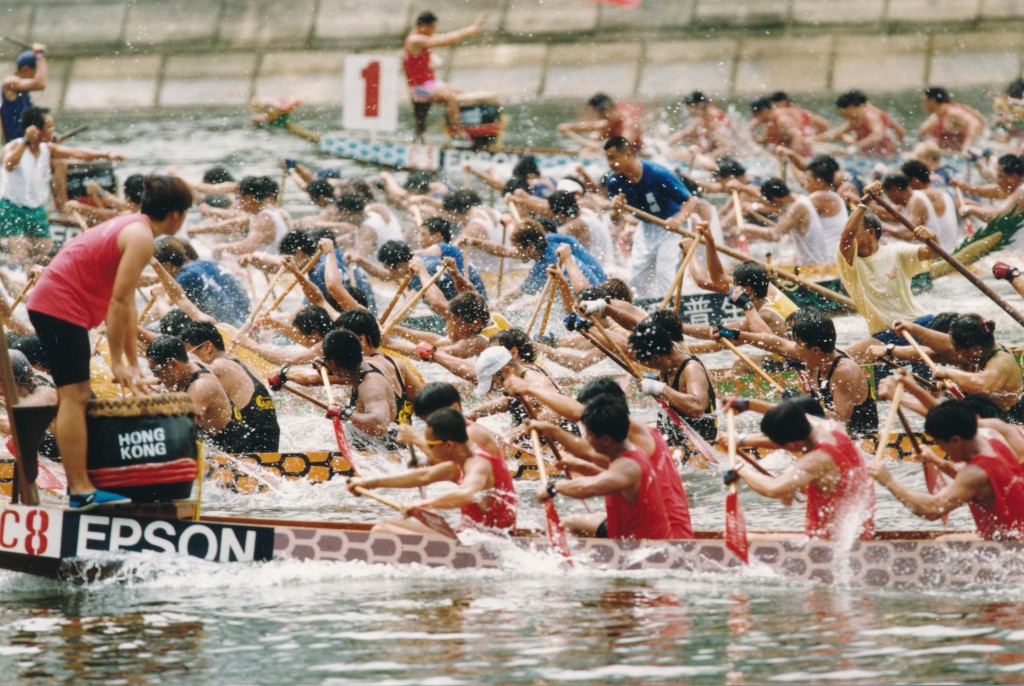 香港龙舟活动历史悠久，图为80年代的龙舟比赛。资料图片