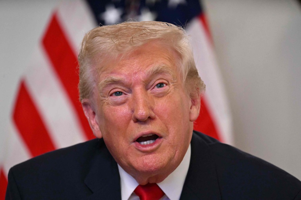 特朗普向美軍發表感恩節視訊講話時，公布貝克斯特羅姆死訊。法新社