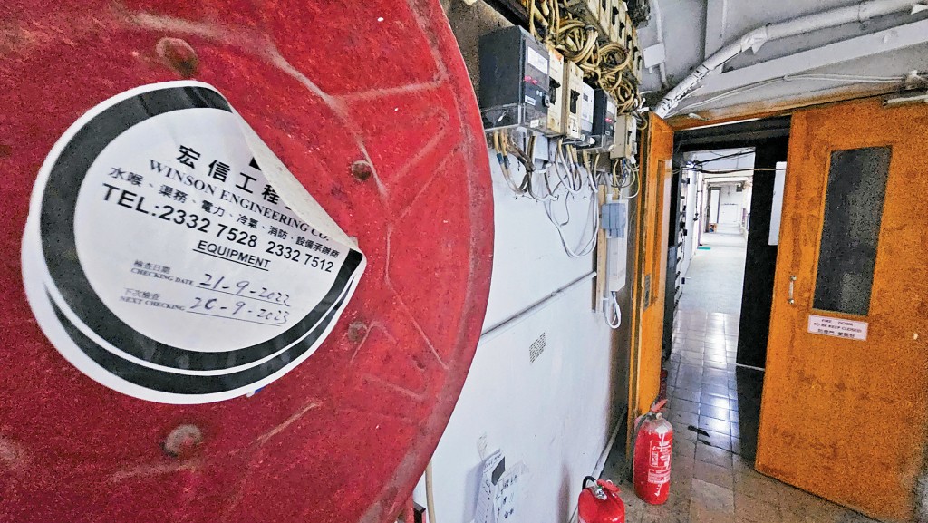 庭上透露，華豐大廈的消防裝置及設備最近一次完成年檢日期為2022年9月21日。