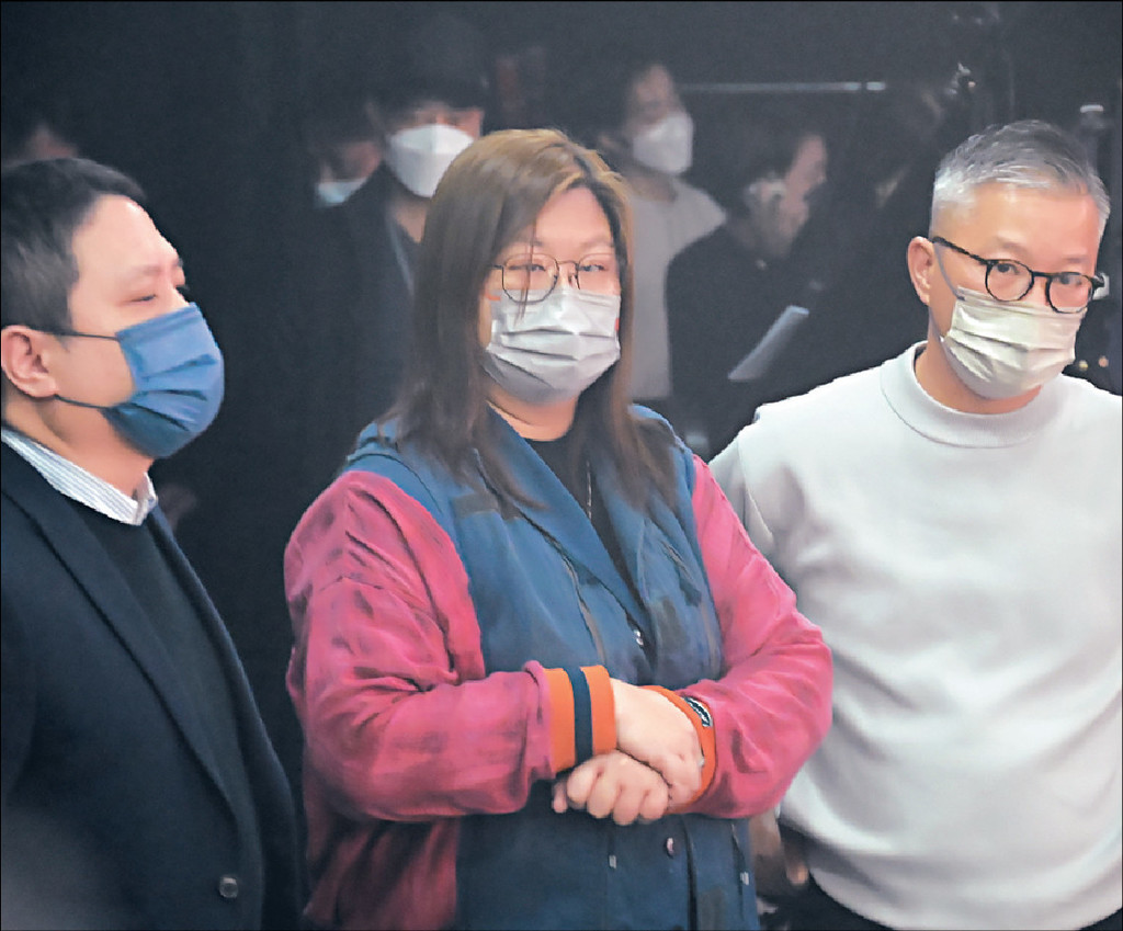 ■前監製花姐昨日亦有低調現身。