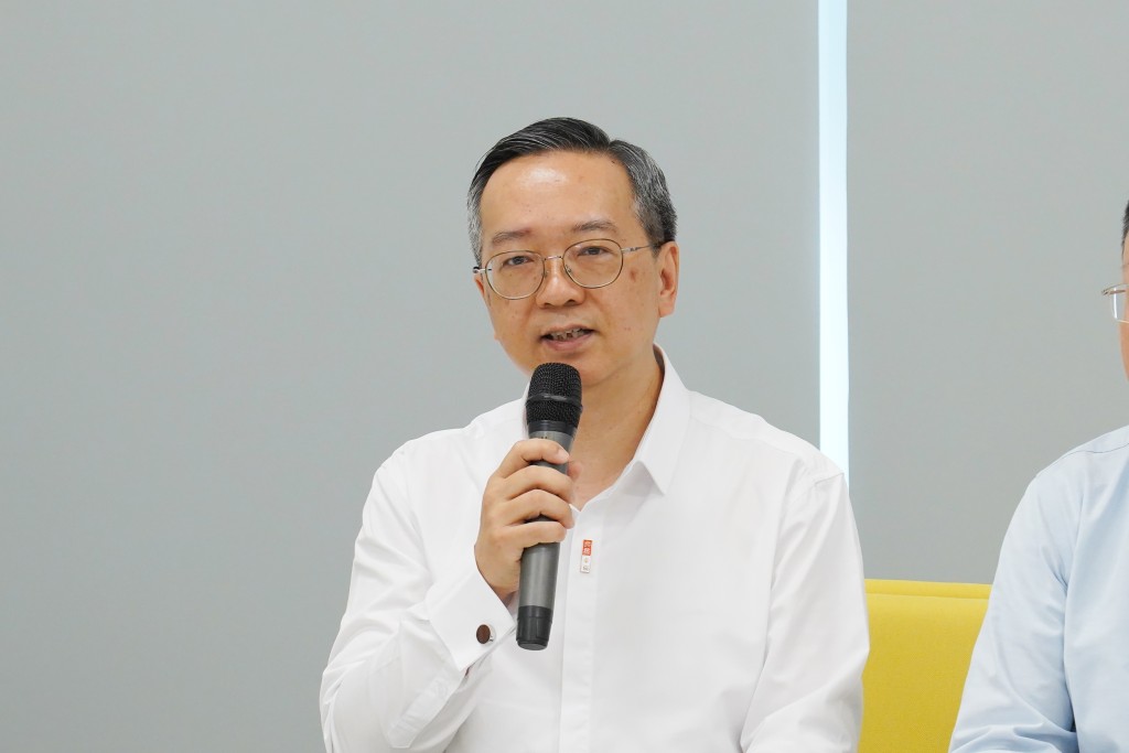 戴尚誠表示，彩興路第一座18層高大樓只用了不足18個月，便完成地基及上蓋工程，創香港高層建築最快興建紀錄。葉偉豪攝