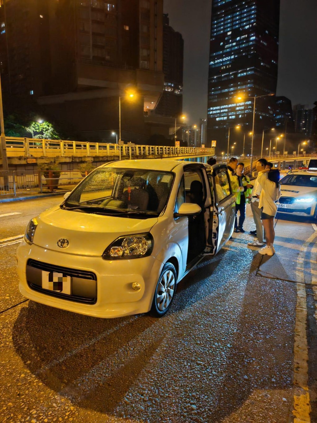 警方東九龍一連兩日打擊酒駕拘6司機 另對6司機發口頭警告。警方圖片