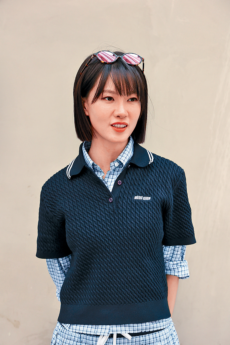 廖子妤日前被拍到在街頭拍攝廣告。