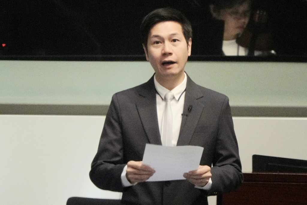 吳傑莊又指,有個案受害者曾被邀請前往新加坡,親身參與當地的門市開張儀式及多達數百人的大型聚餐。 吳傑莊又指,有個案受害者曾被邀請前往新加坡,親身參與當地的門市開張儀式及多達數百人的大型聚餐。