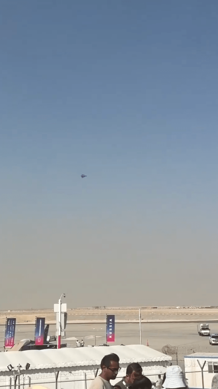 事發時,印度空軍「光輝」(Tejas)輕型戰機正在進行午後最後一場飛行展示。X@DD_Geopolitics 事發時,印度空軍「光輝」(Tejas)輕型戰機正在進行午後最後一場飛行展示。X@DD_Geopolitics