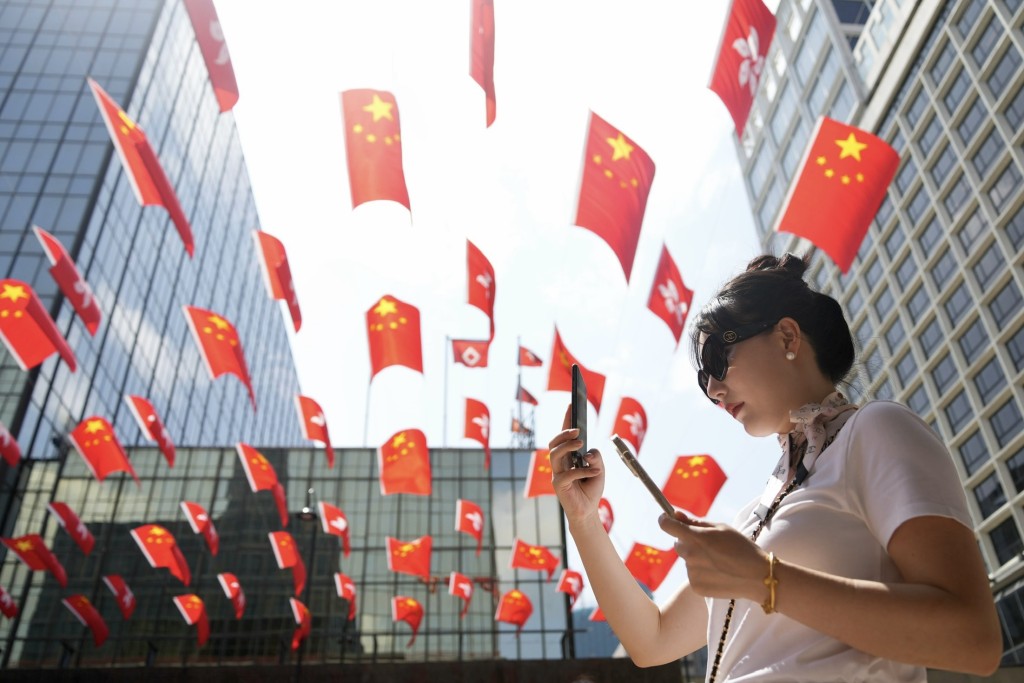 胡健民表示,政府推廣憲法、基本法等的宣傳工作會一直持續,強調會「細水長流」地進行。 胡健民表示,政府推廣憲法、基本法等的宣傳工作會一直持續,強調會「細水長流」地進行。