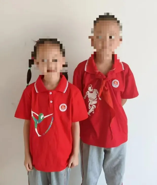 黃女士的一對子女。